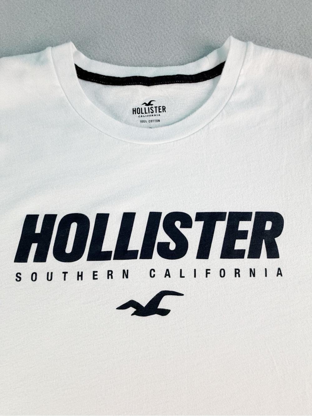 Hollister California Men’s 2XL XXLarge White  T-Shirt Preppy Surfer